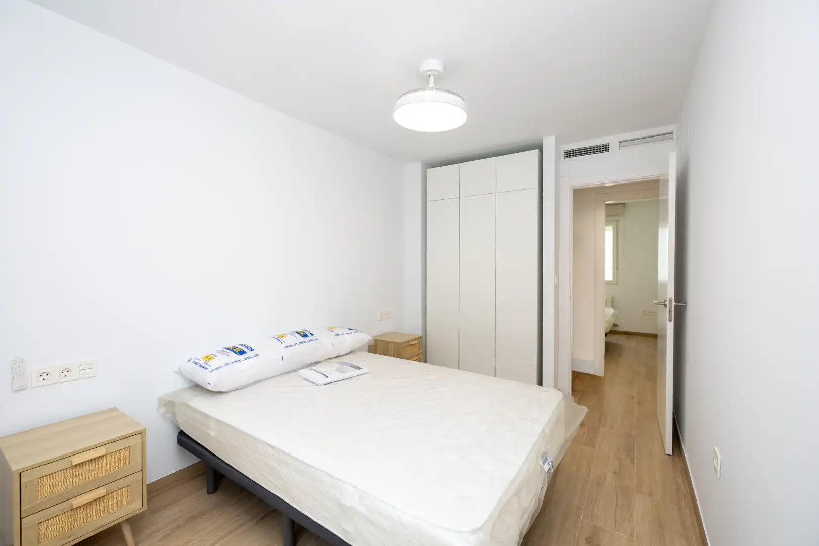 Schlafzimmer von Wohnung zur Miete in Granada mit Klimaanlage, Heizung und Möbliert
