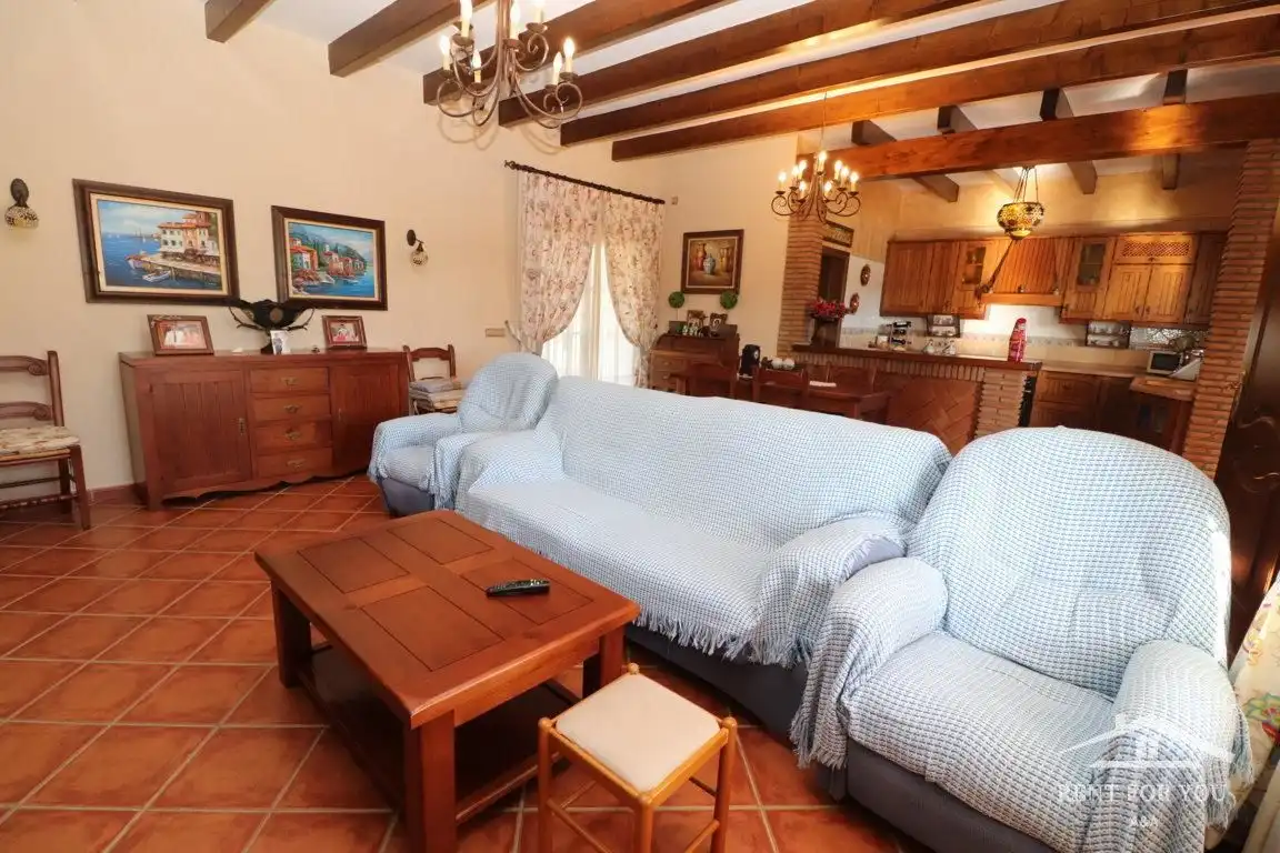 Sala d'estar de Casa o xalet de lloguer en Alhaurín El Grande amb Aire condicionat, Jardí privat i Terrassa