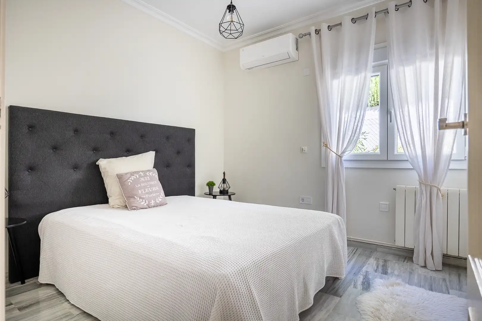 Bedroom of Houses for sale in Espartinas  with Air Conditioner, Heating and Swimming Pool