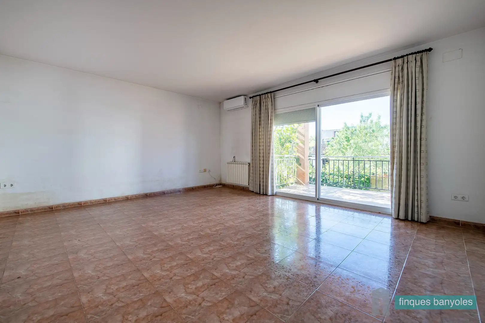 Living room of Houses for sale in Fontcoberta  with Air Conditioner, Private garden and Terrace