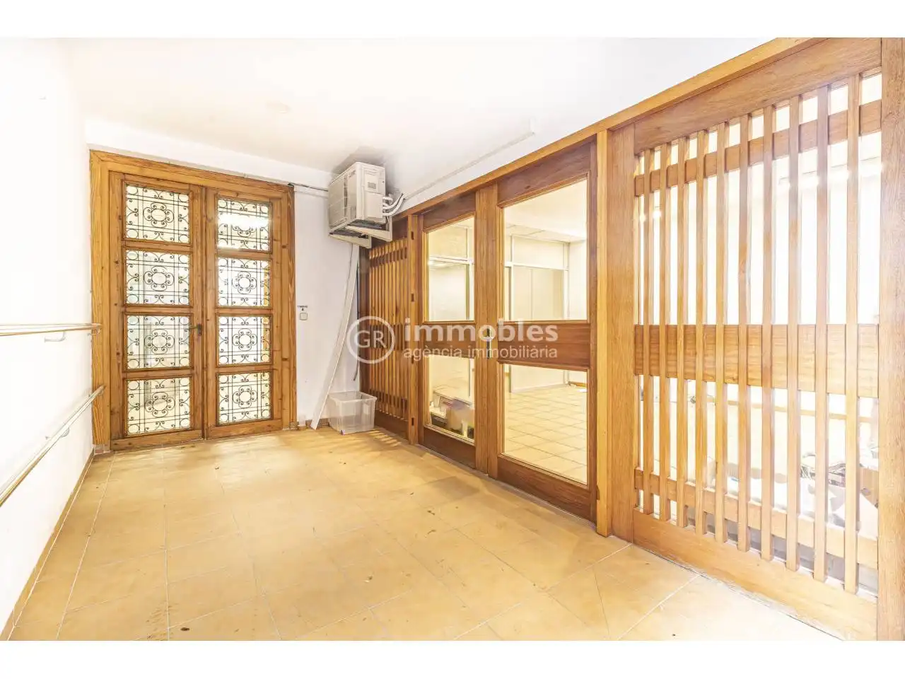 Local comercial en venda a Calle HORTS