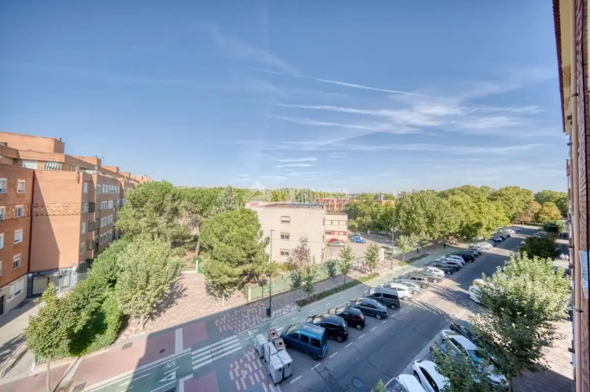 Vista exterior de Pis en venda en Valladolid amb Calefacció