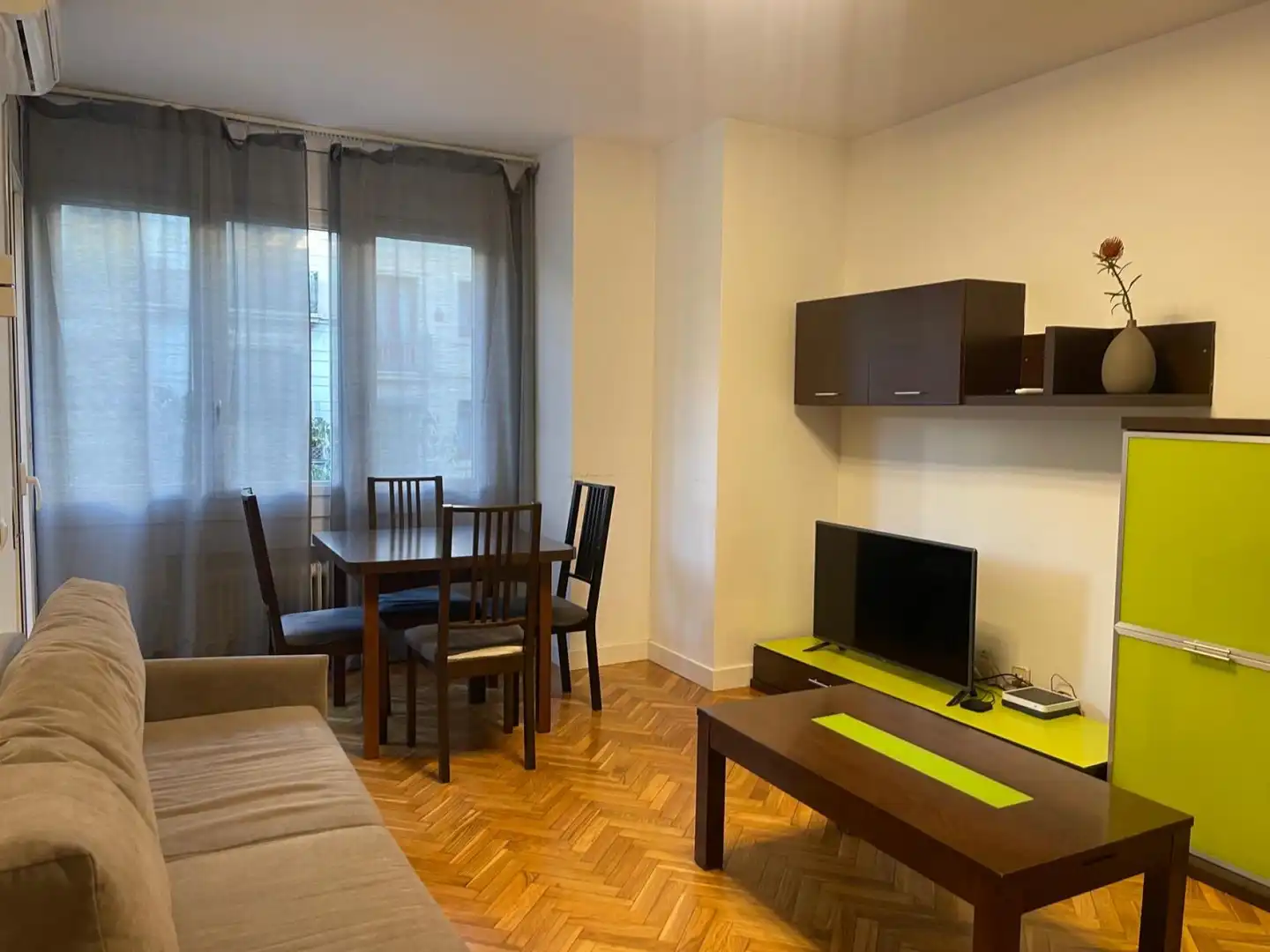 Sala d'estar de Pis en venda en Barcelona amb Calefacció i Balcó