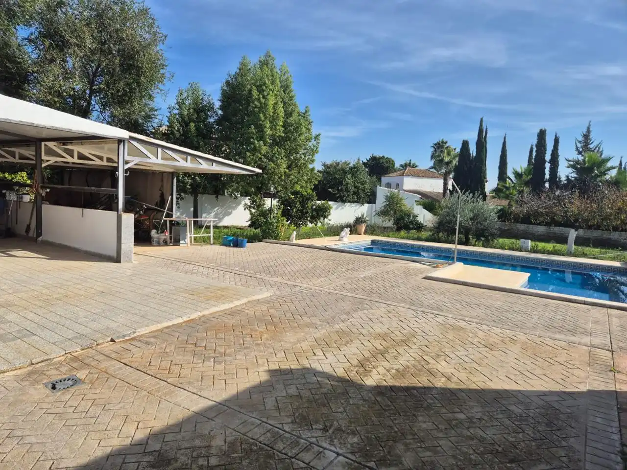 Vista exterior de Casa o chalet en venta en Palomares del Río con Aire acondicionado, Jardín privado y Terraza