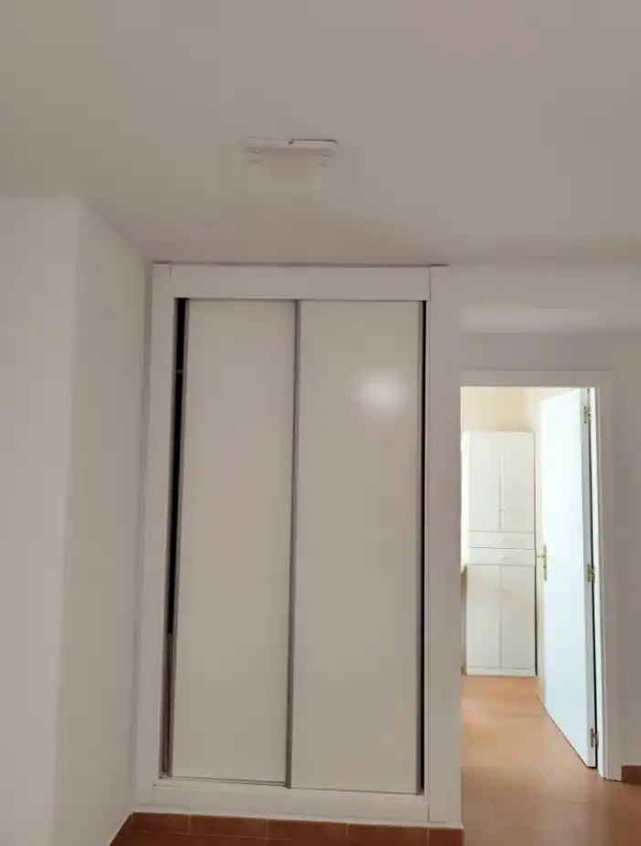 Schlafzimmer von Wohnung zur Miete in La Algaba mit Klimaanlage, Terrasse und Schwimmbad