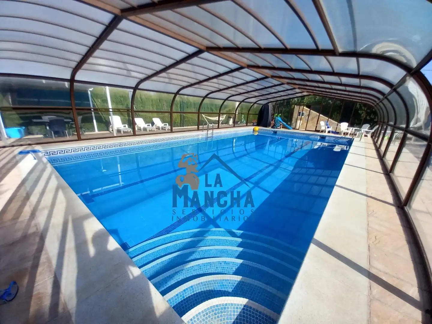 Chalet con piscina en venta en Calle DISEMINADOS, imagen 2