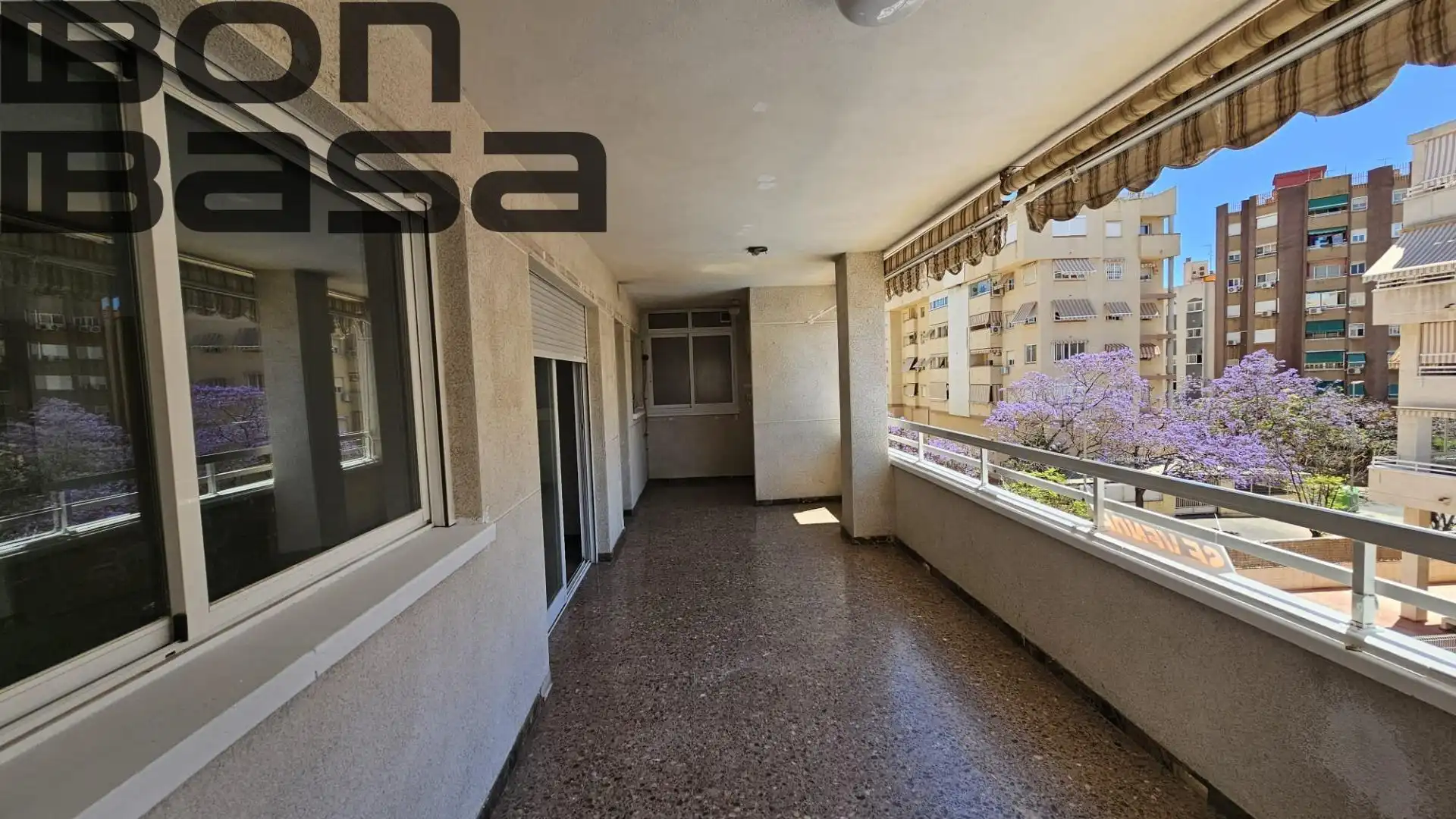 Piso en venta en Alicante / Alacant con Aire acondicionado, Jardín privado y Balcón