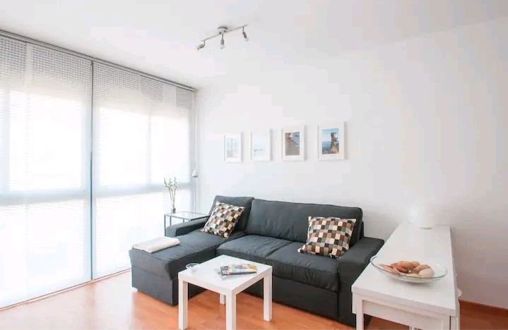 Living room of Flat to rent in Sitges  with Air Conditioner, Heating and Parquet flooring