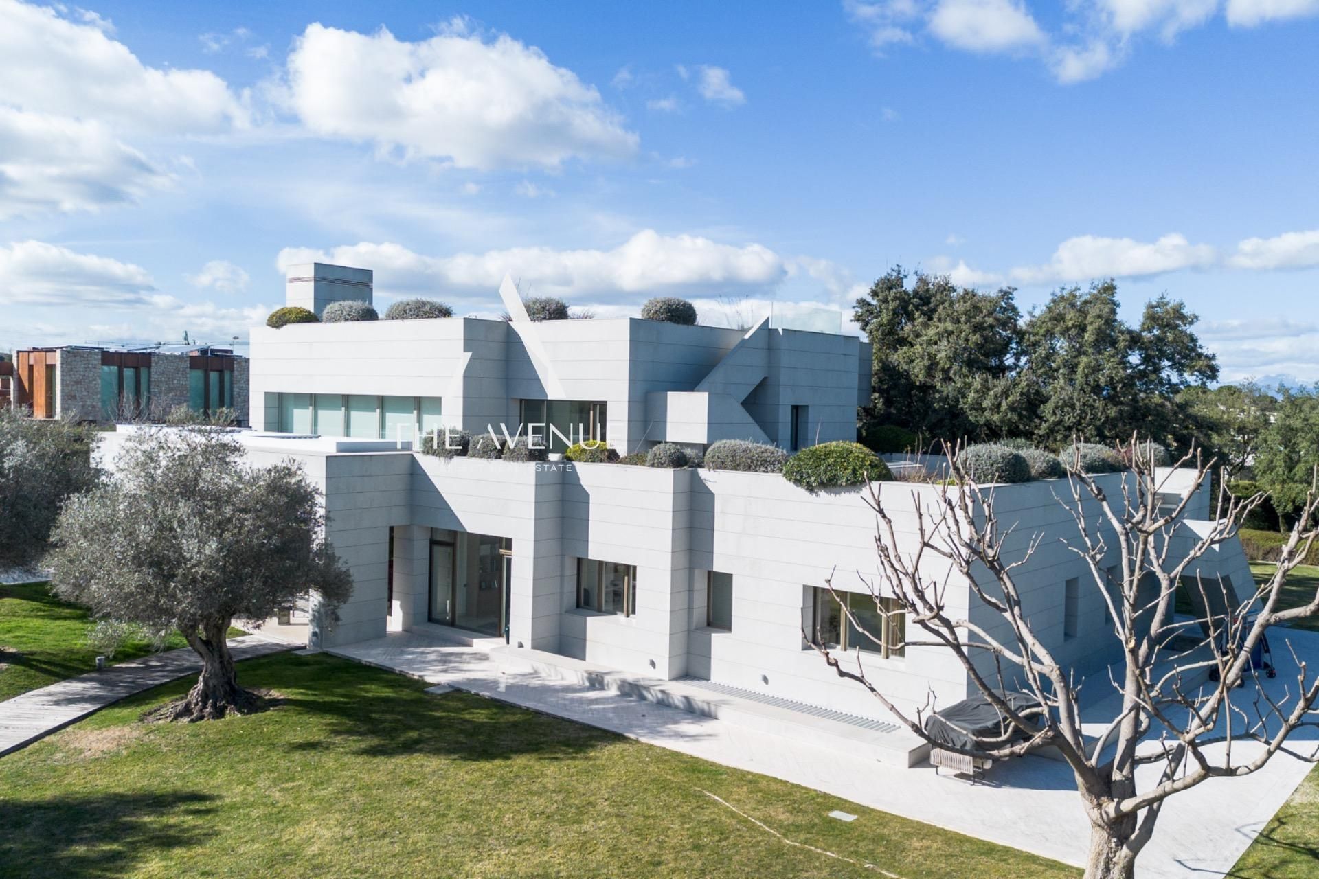 Exterior view of House or chalet for sale in Pozuelo de Alarcón  with Air Conditioner, Heating and Private garden