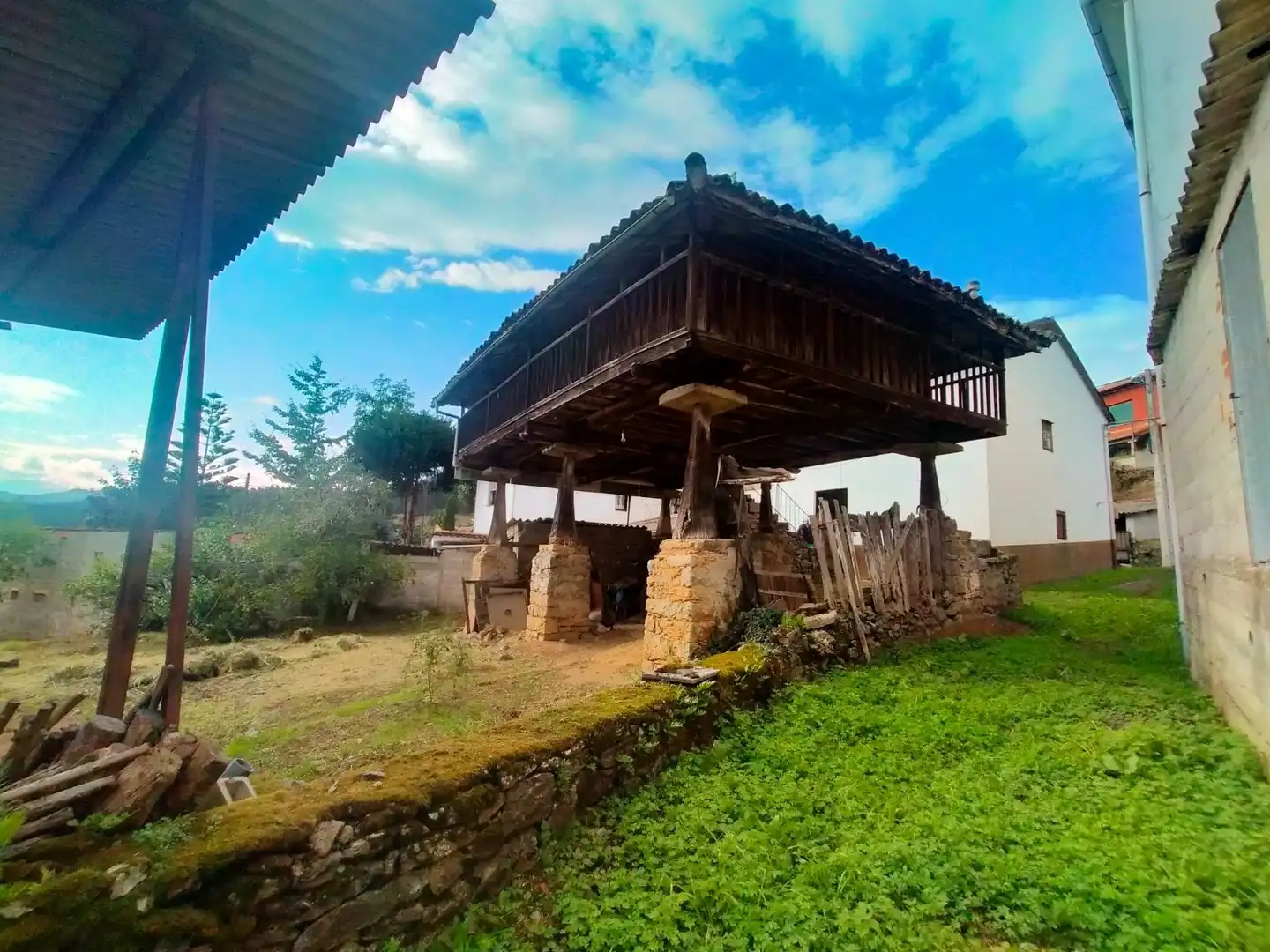 Vista exterior de Finca rústica en venta en Pravia con Calefacción, Jardín privado y Trastero