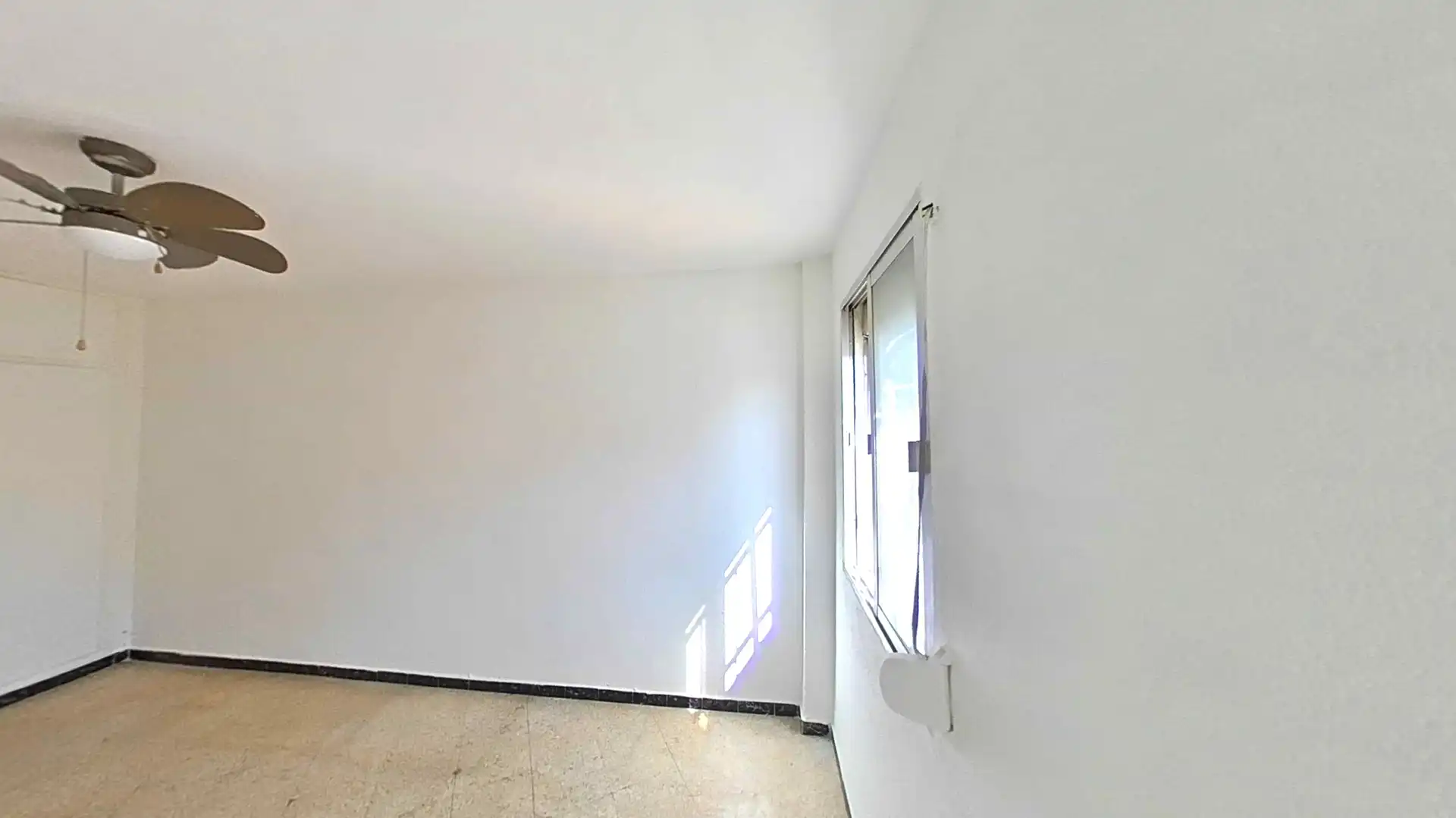 Habitación de Piso en venta en Sevilla con Aire acondicionado y Balcón