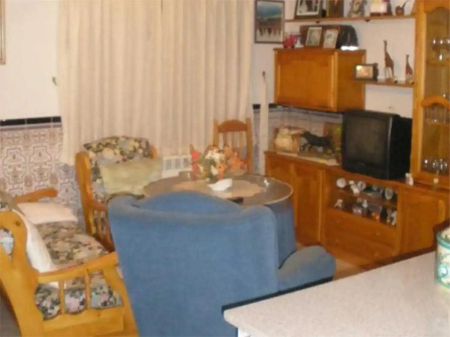 Sala de estar de Casa adosada en venta en Guisando con Trastero, Amueblado y Balcón
