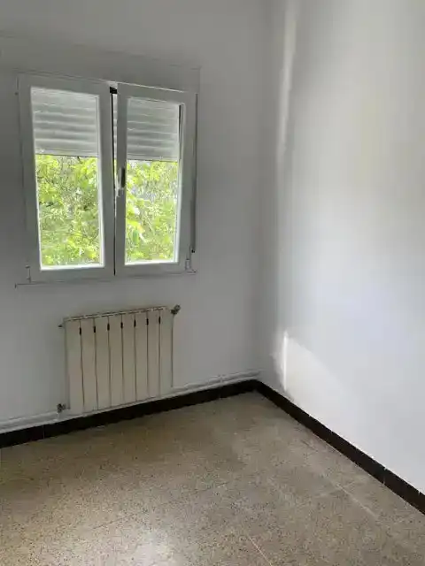Dormitori de Casa o xalet en venda en Pontevedra Capital  amb Calefacció, Jardí privat i Traster