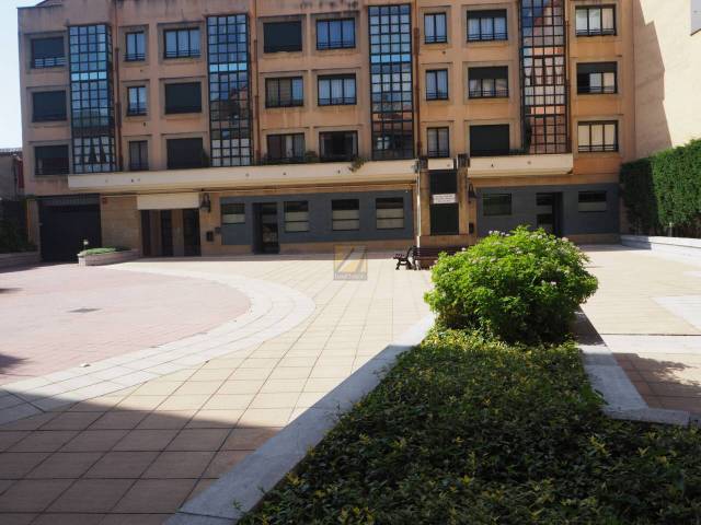 Garaje en Alquiler en Azcárraga en El Postigo