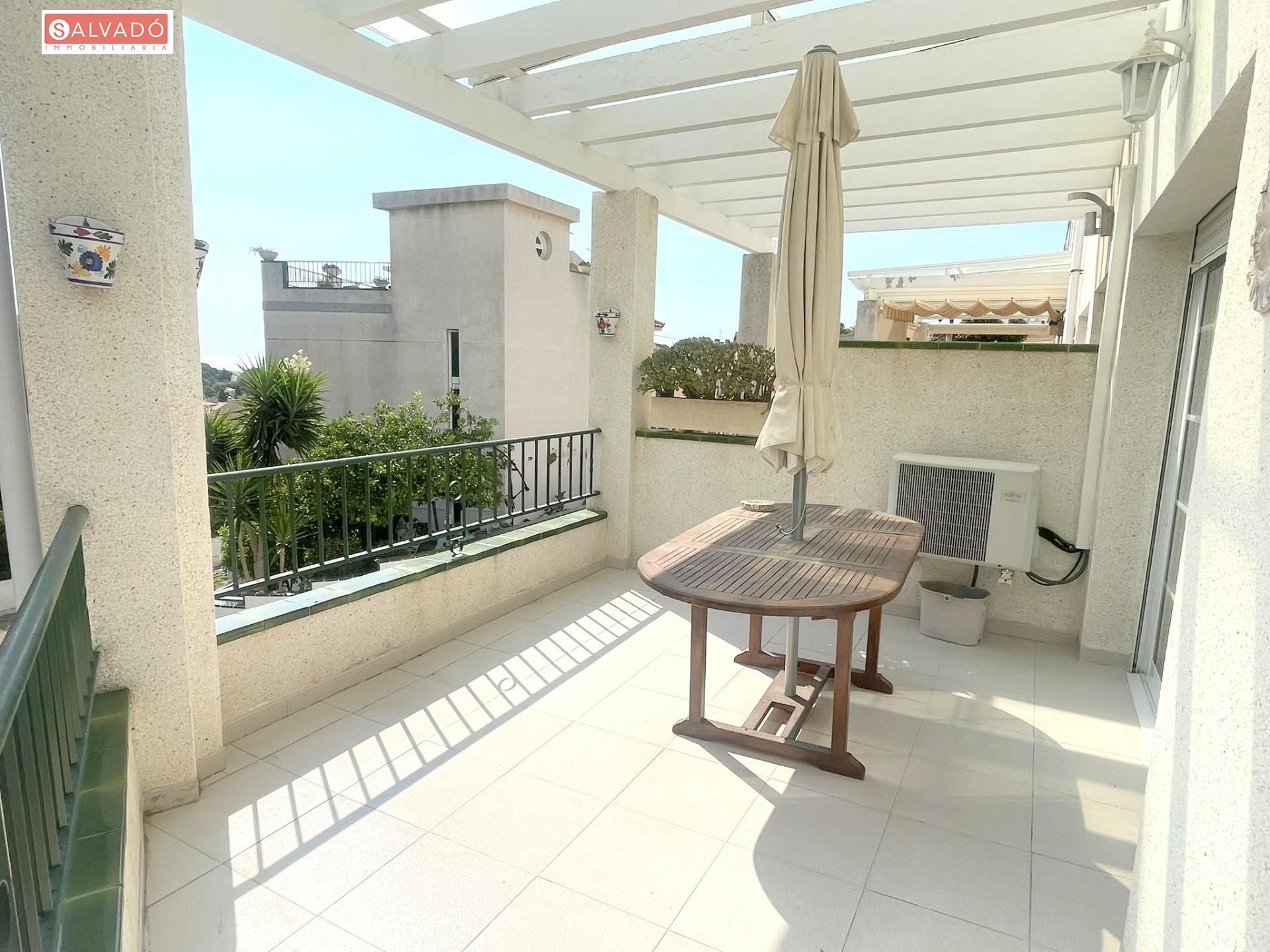Terraza de Casa adosada en venta en Calafell con Aire acondicionado, Calefacción y Jardín privado