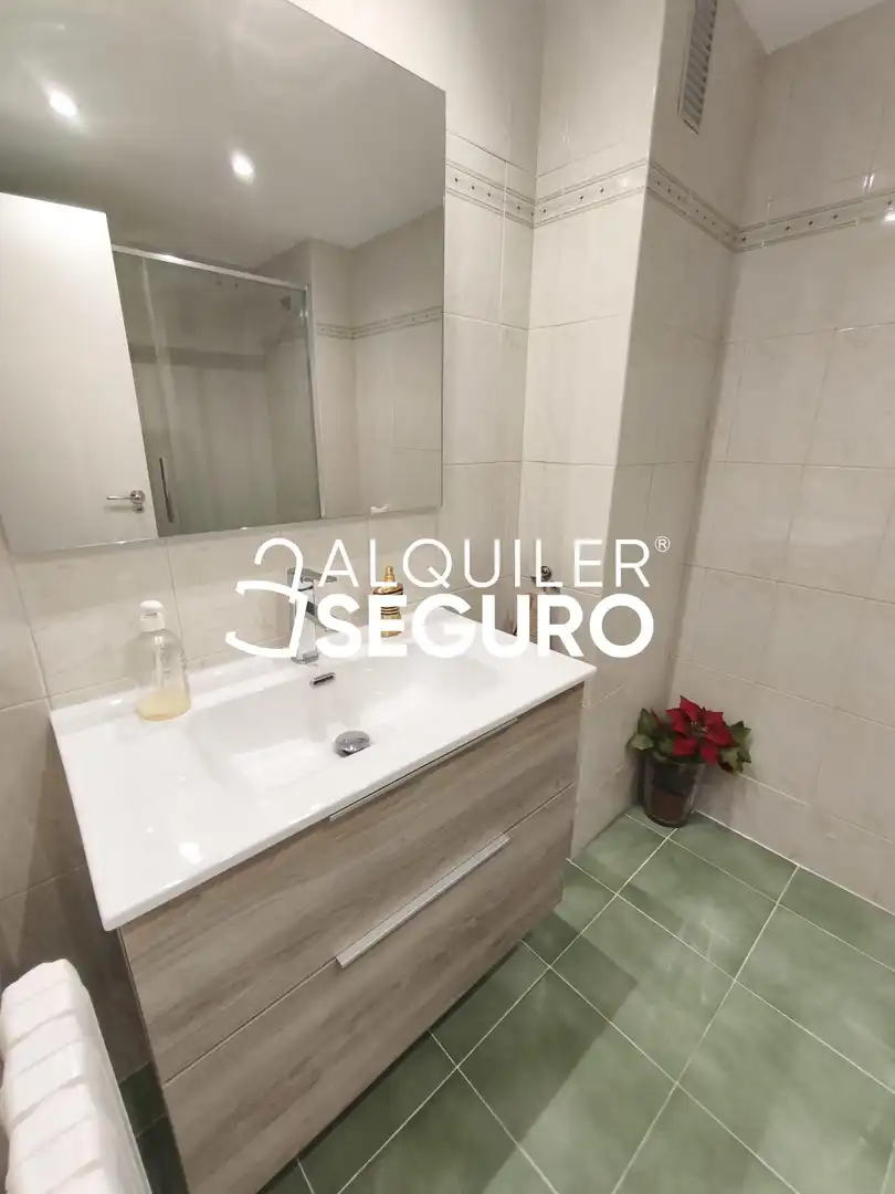 Baño de Piso de alquiler en Zaragoza con Aire acondicionado, Calefacción y Terraza