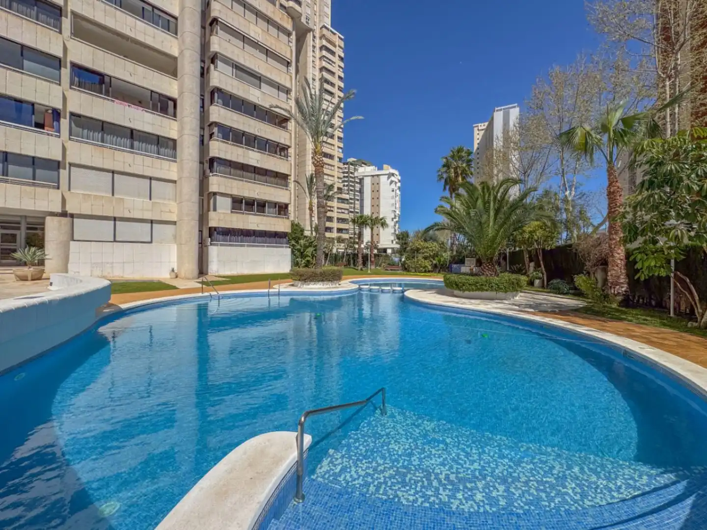 Appartamento con terrazza in vendita a Levante Alto