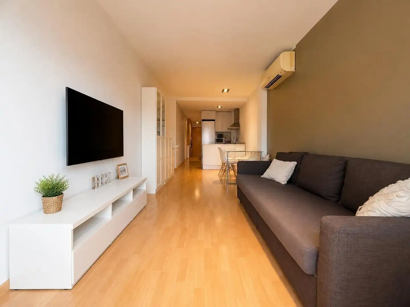 Sala de estar de Dúplex en venta en Terrassa con Aire acondicionado, Calefacción y Terraza