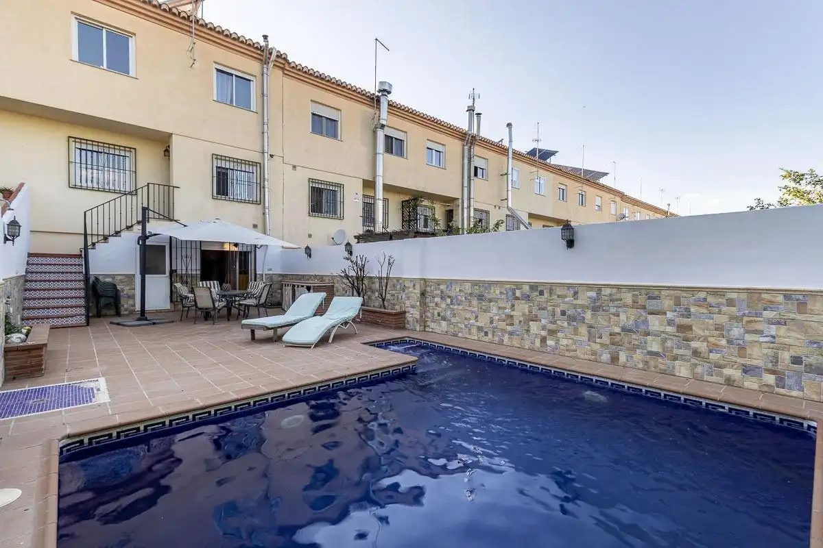 Piscina de Casa o xalet en venda en Vegas del Genil amb Aire condicionat, Calefacció i Terrassa