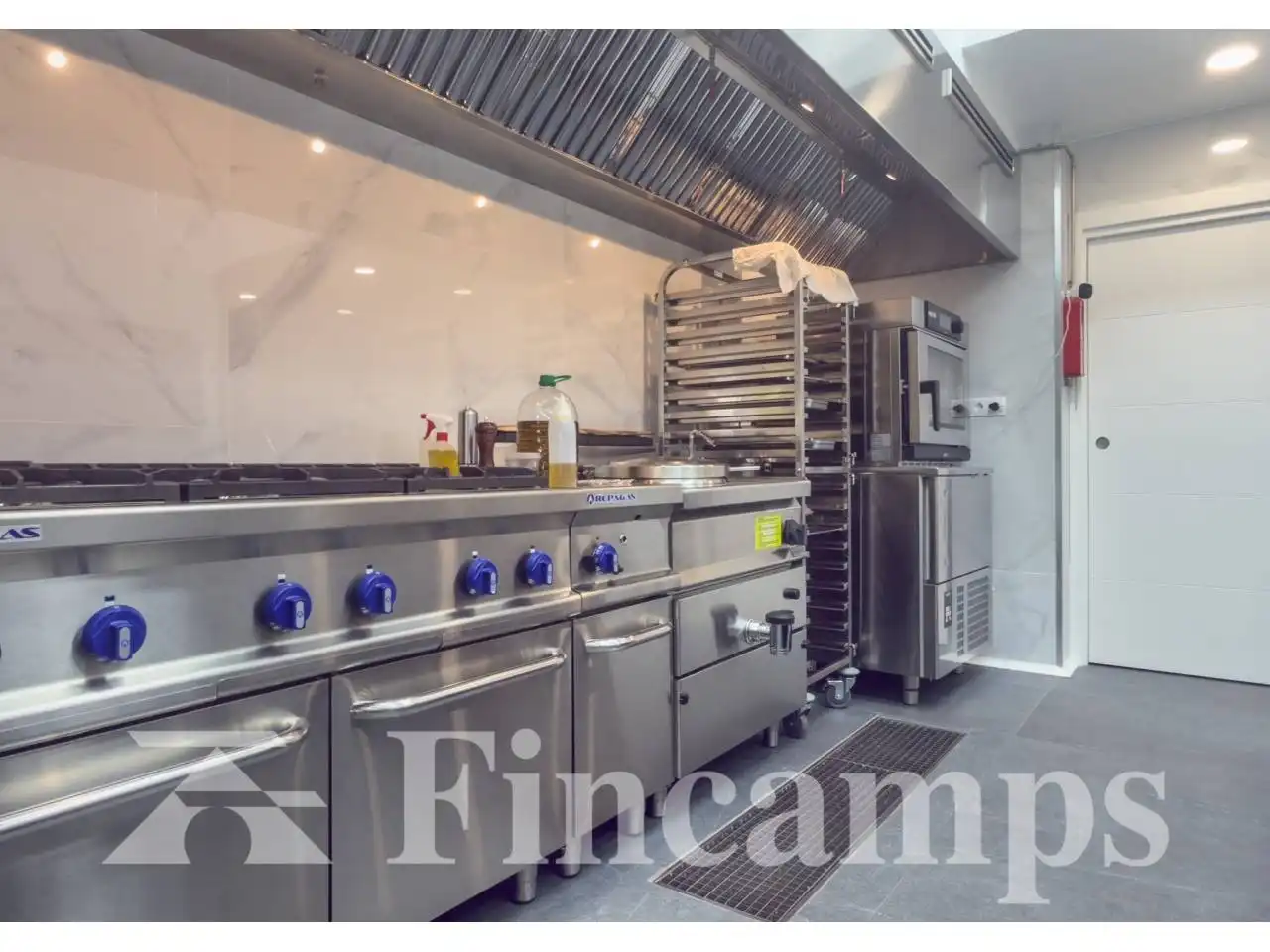 Cocina de Local en venta en Sabadell con Aire acondicionado y Alarma