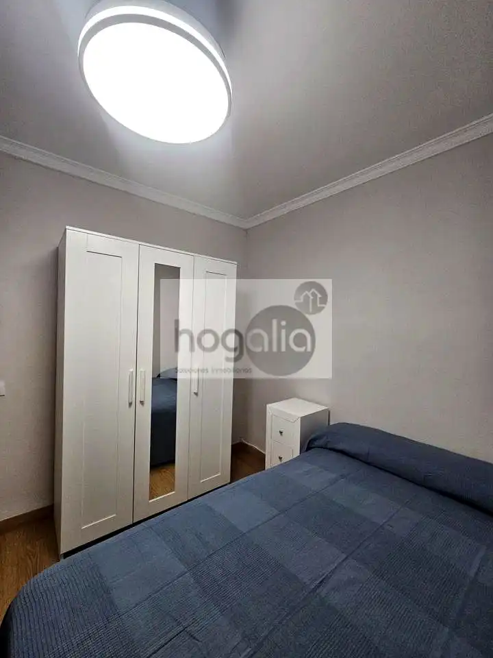 Bedroom of Flat for rent in Sevilla  with Air Conditioner, Terrace and Furnished
