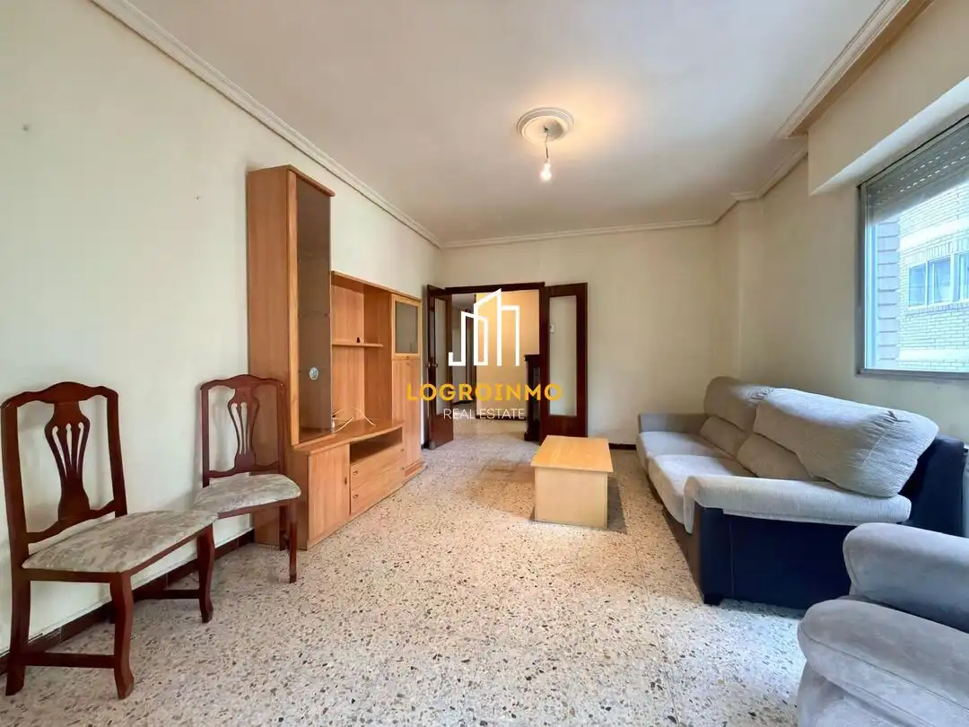 Wohnzimmer von Wohnung zum Verkauf in  Logroño mit Heizung und Terrasse