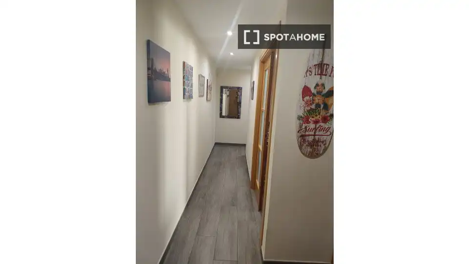 Apartamento para compartir en Vélez-Málaga con Aire acondicionado, Terraza y Amueblado