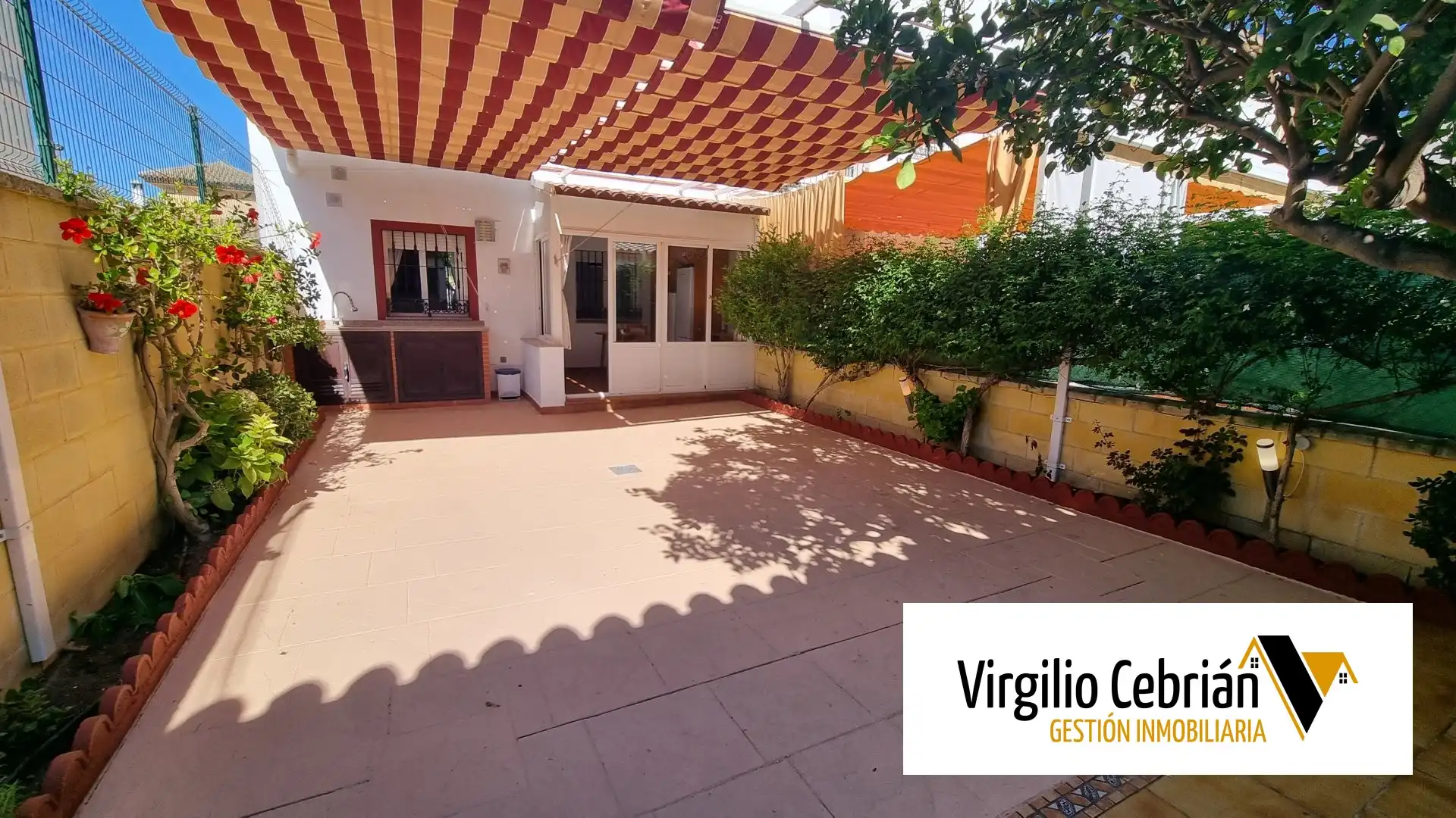 Garden of Duplexes for sale in Chipiona  with Storage room and Furnished