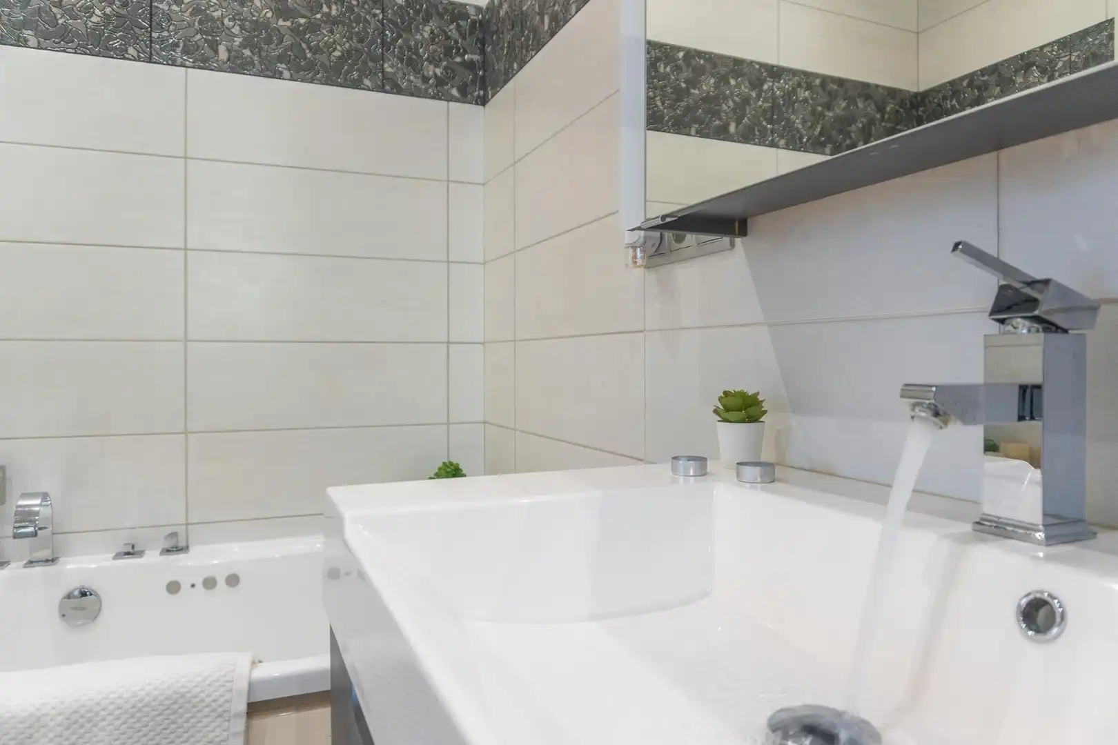 Bany de Casa o xalet en venda en Orihuela amb Aire condicionat, Calefacció i Jardí privat