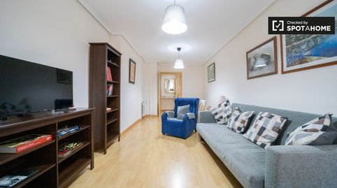 Foto 4 de Piso de alquiler en Orcasitas, Madrid Capital