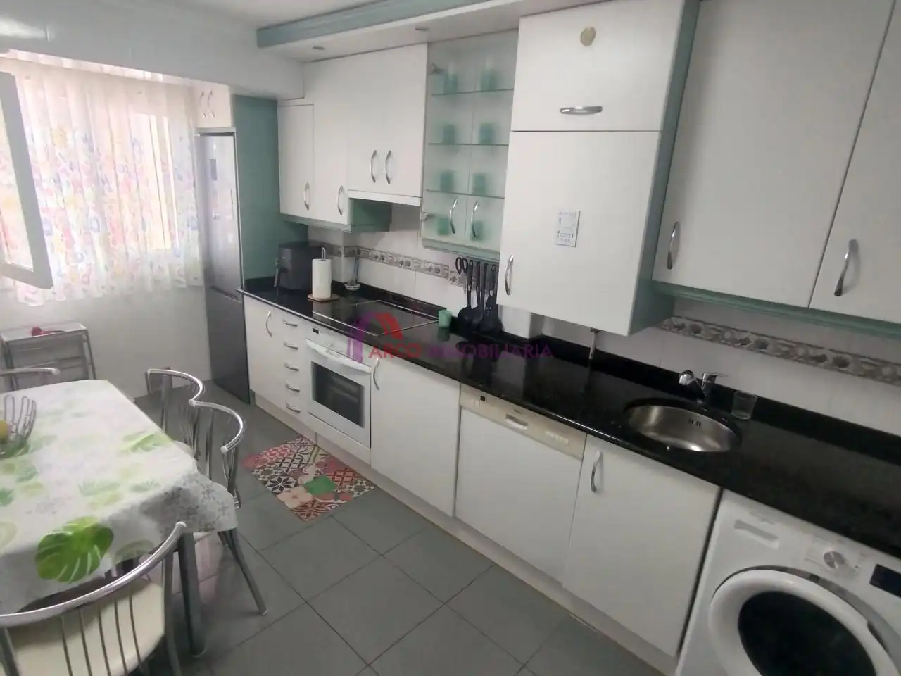 Cocina de Piso en venta en Burgos con Calefacción y Amueblado