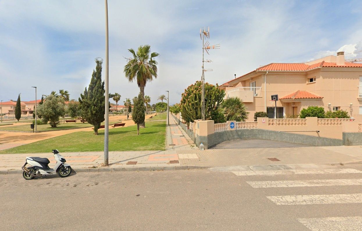 Vista exterior de Dúplex en venta en Águilas con Jardín privado y Balcón