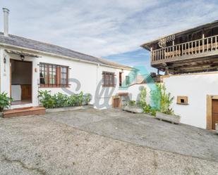 Vista exterior de Casa o xalet en venda en Valdés - Luarca amb Calefacció, Jardí privat i Parquet