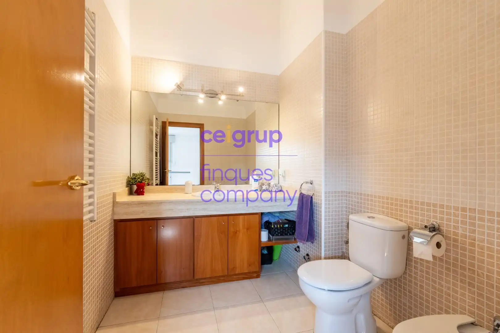 Baño de Dúplex en venta en Figueres con Calefacción y Terraza