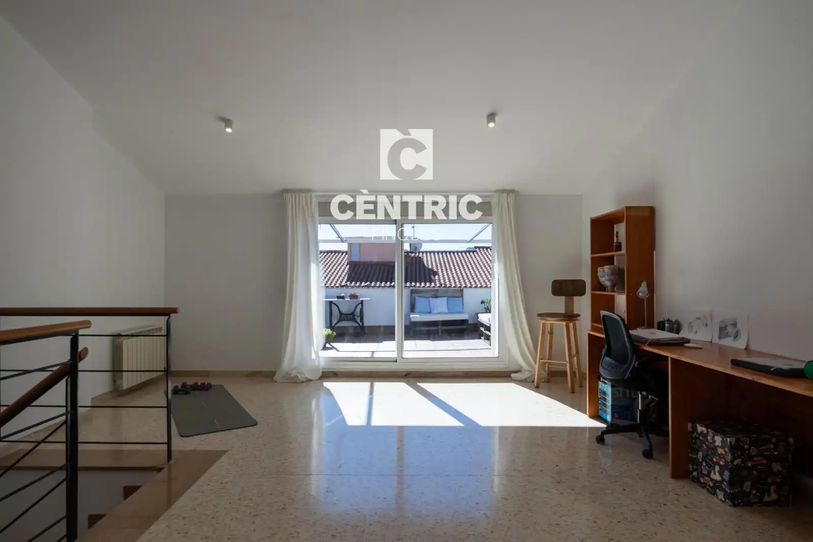 Exterior view of Attic for sale in Centre