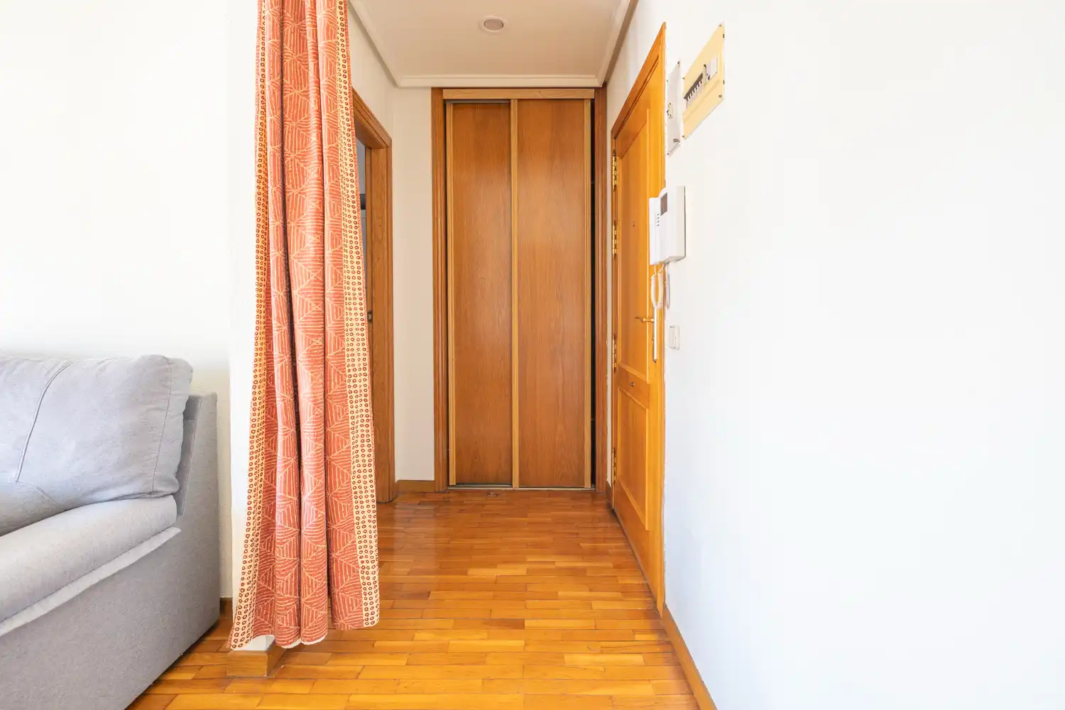 Wohnung zur Miete in Calle de las Naves, Acacias