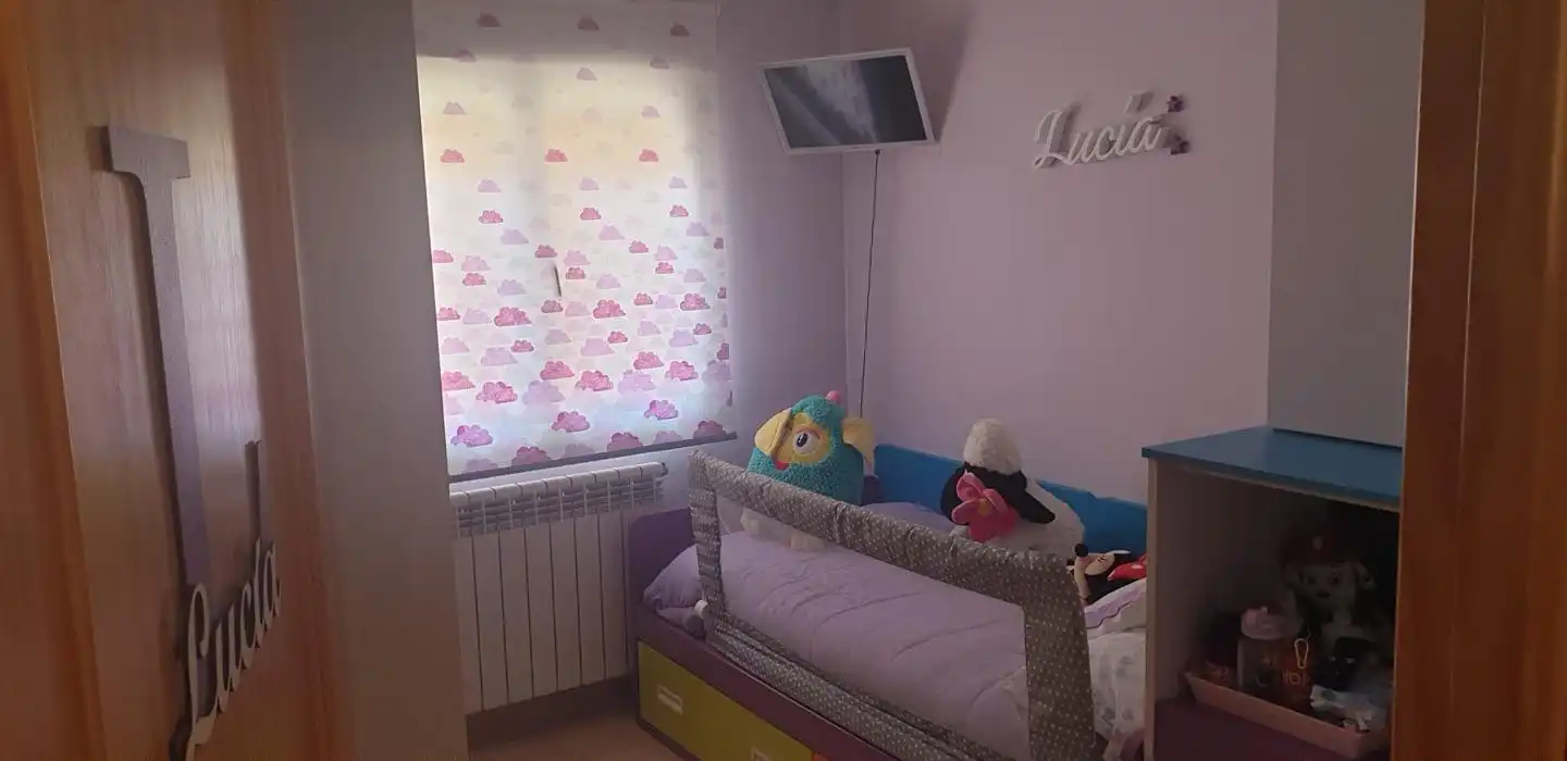 Habitación de Casa adosada en venta en Saelices con Calefacción