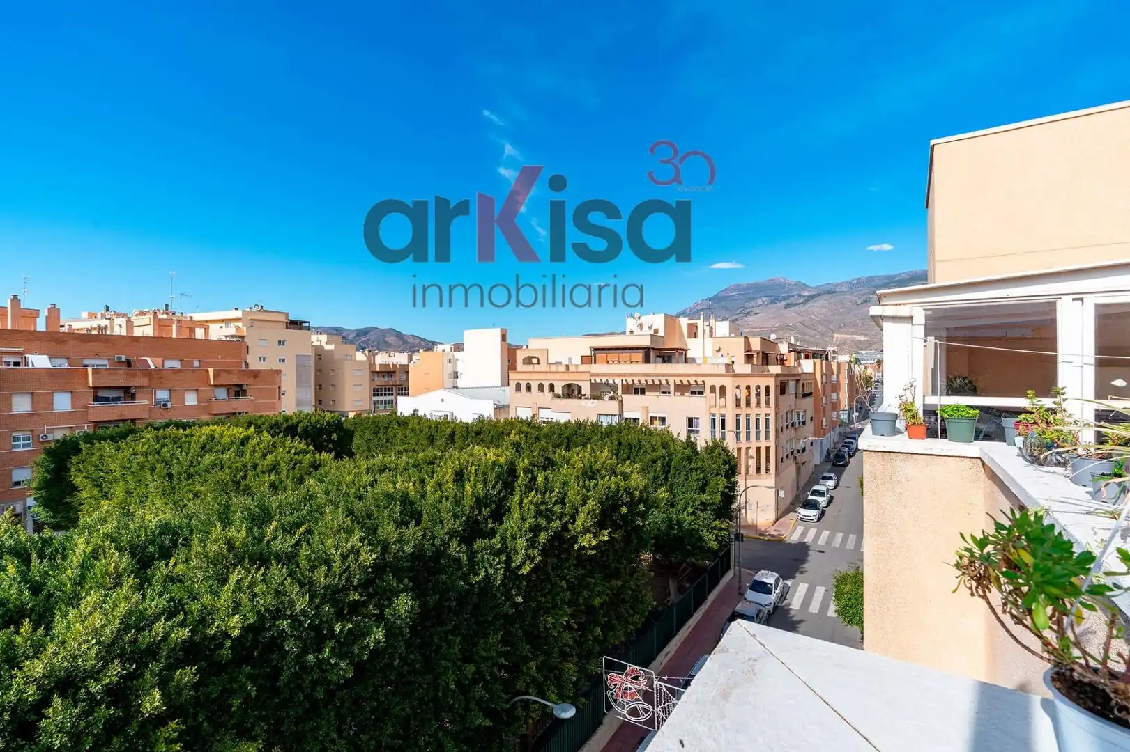 Vista exterior de Àtic en venda en El Ejido amb Aire condicionat, Terrassa i Moblat