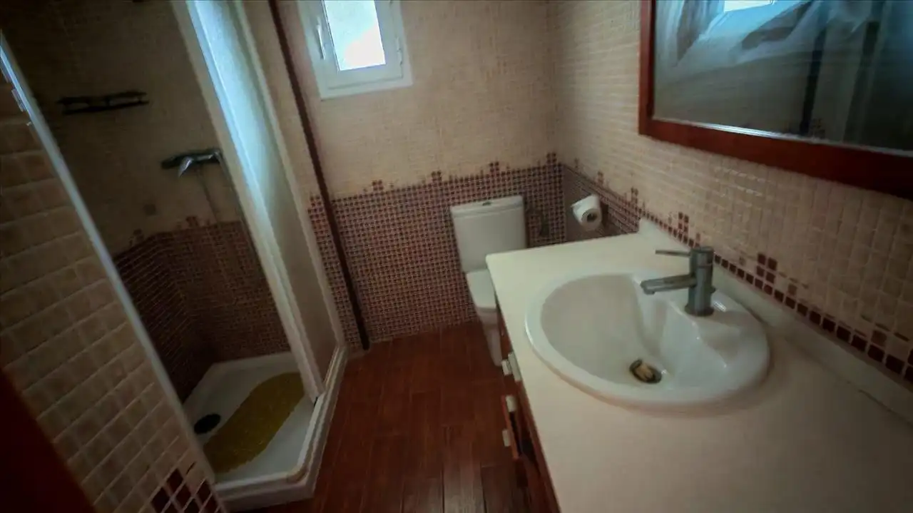 Badezimmer von Wohnungen zum Verkauf in Canals mit Balkon