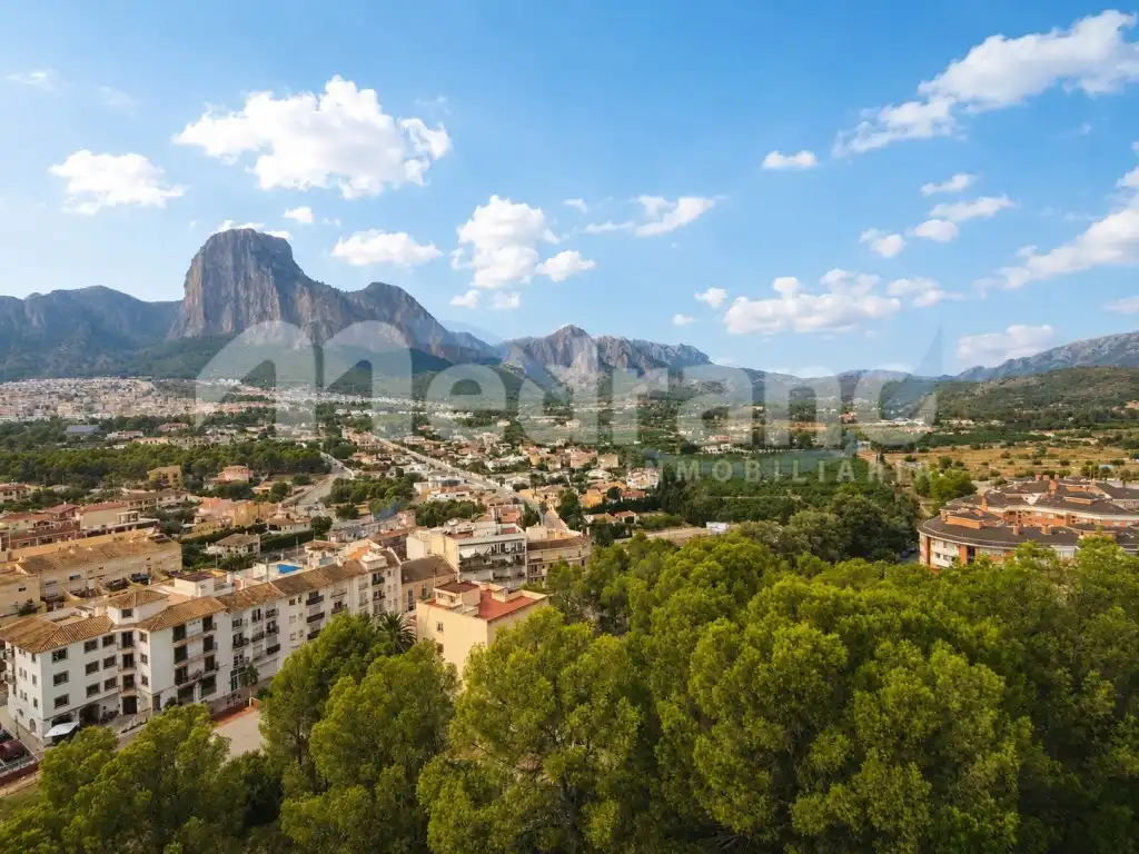 Vista exterior de Apartamento de alquiler en La Nucia con Aire acondicionado, Calefacción y Jardín privado