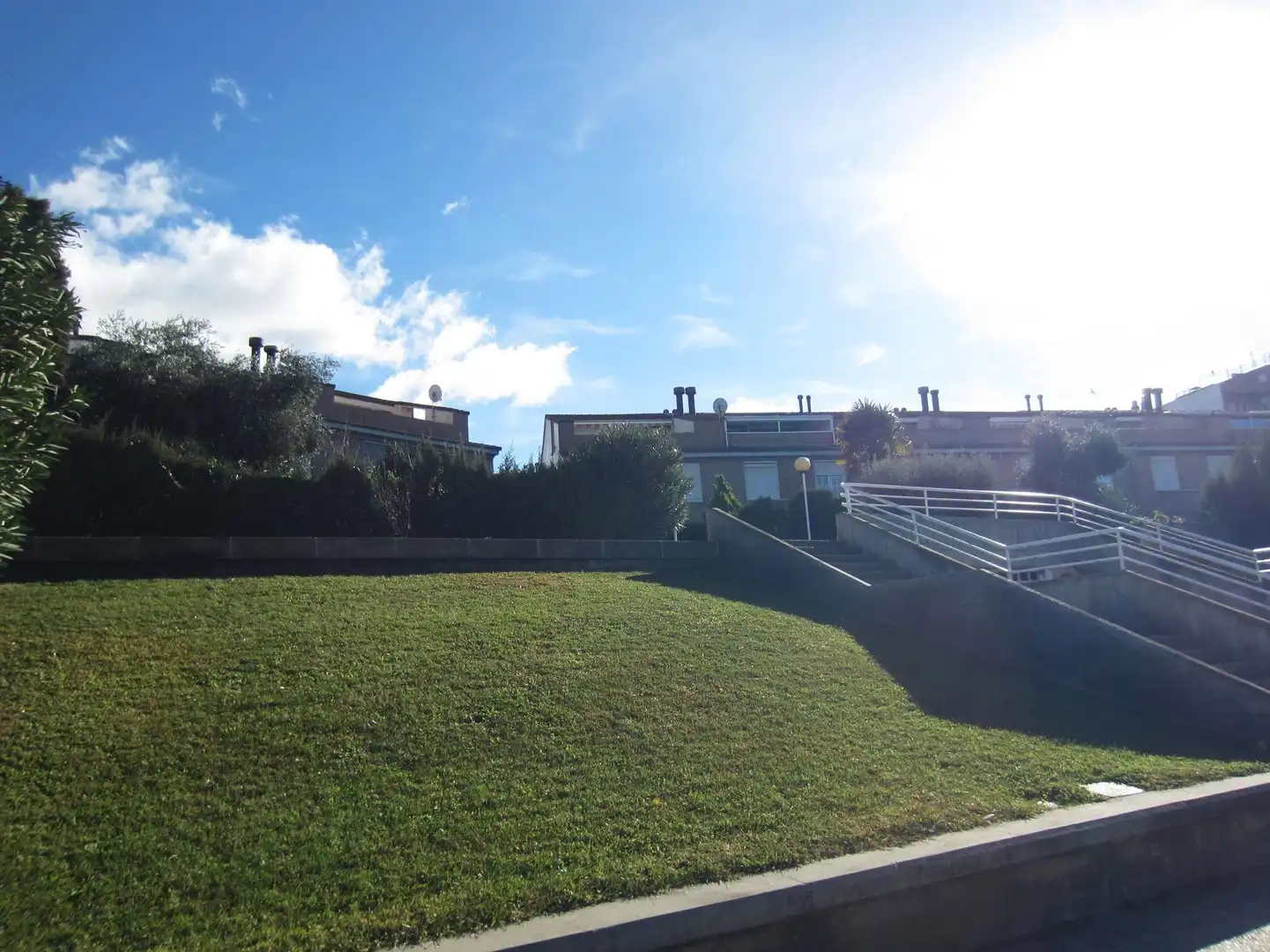 Garden of Detached homes for sale in Zaragoza