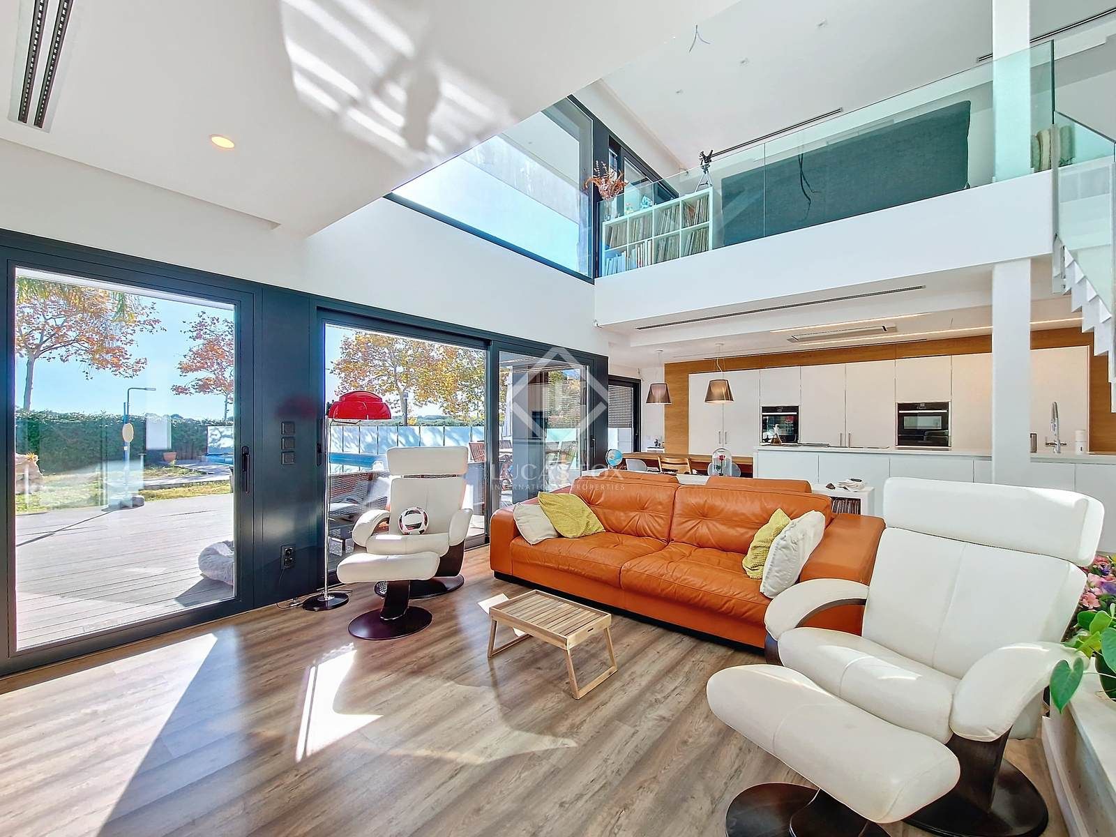 Living room of House or chalet for sale in Vilanova i la Geltrú  with Air Conditioner, Heating and Private garden