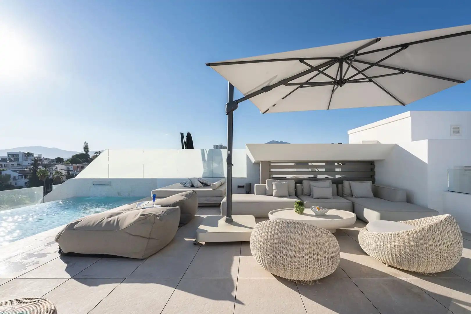 Wohnung mit Terrasse zum Verkauf in Nueva Andalucía, imagen 2