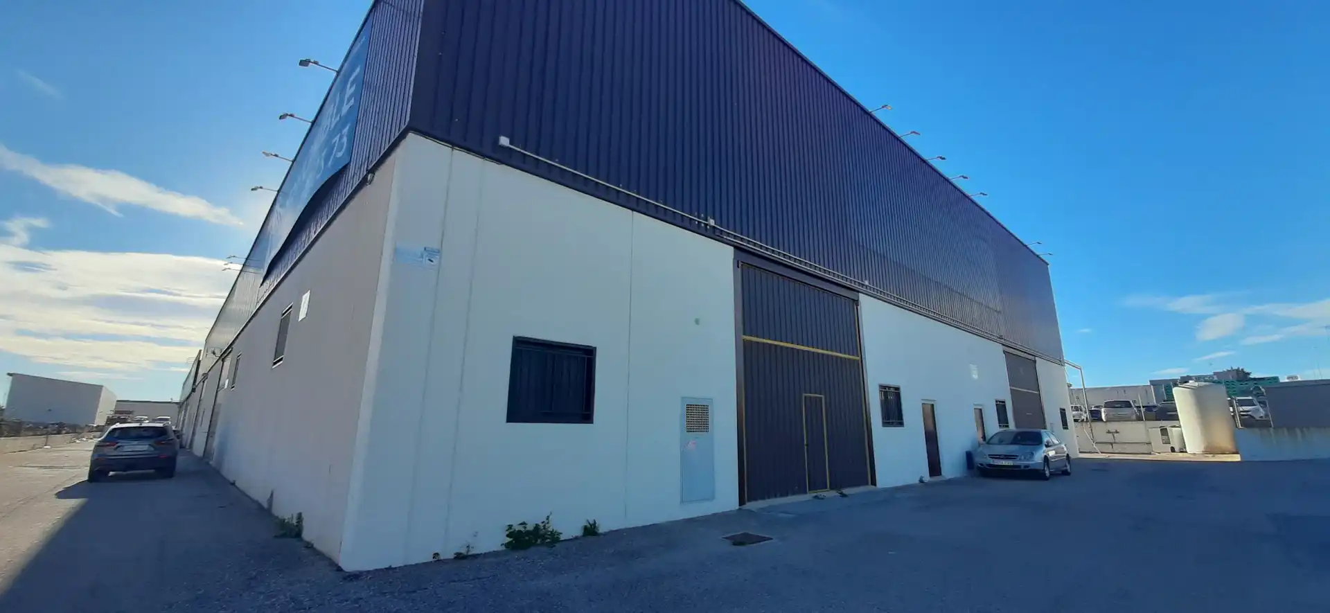 Vista exterior de Nave industrial de alquiler en Picassent