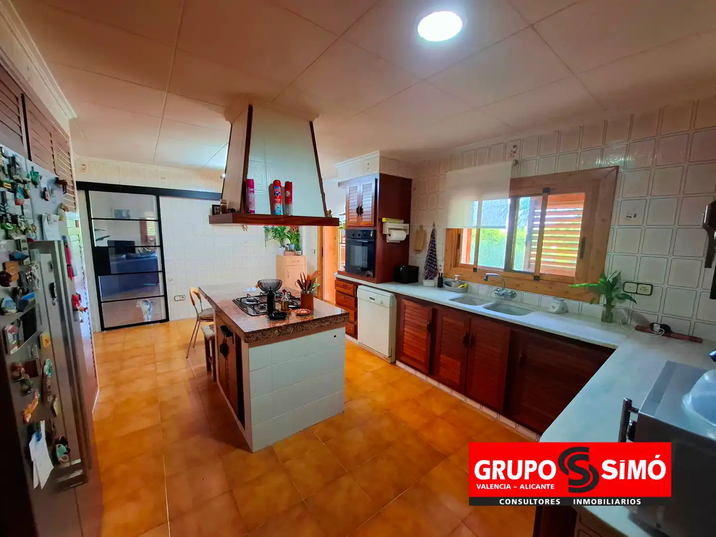 Cuina de Casa o xalet en venda en Picassent amb Aire condicionat, Jardí privat i Terrassa