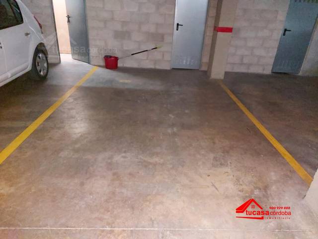 Garaje en Venta en Santa Rosa - Valdeolleros