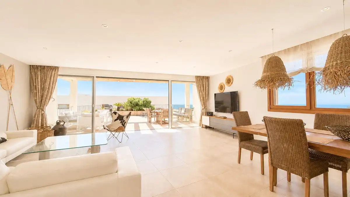 Sala de estar de Ático en venta en Marbella con Aire acondicionado, Trastero y Alarma