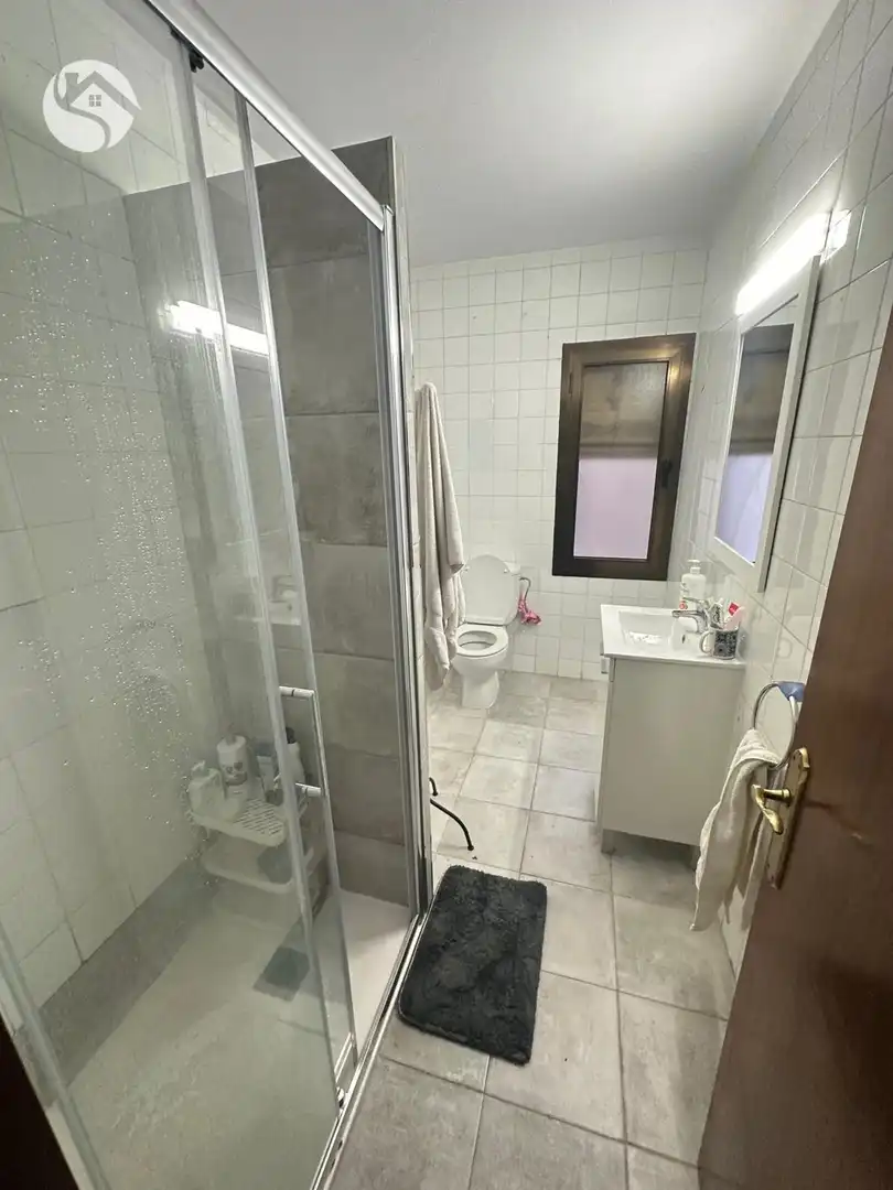 Baño de Piso en venta en Cuenca con Calefacción, Terraza y Trastero