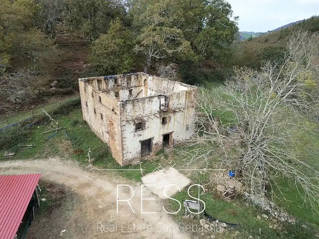 Vista exterior de Casa o xalet en venda en Etxalar amb Jardí privat, Terrassa i Balcó