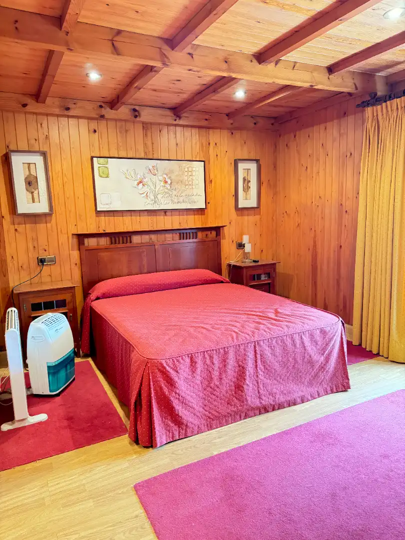 Dormitori de Casa o xalet en venda en Castrillón amb Calefacció, Jardí privat i Parquet